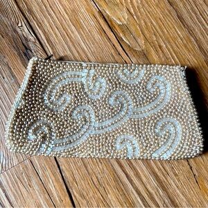 💚Vintage beaded zippered clutch